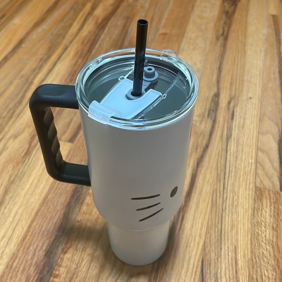 HelloKitty tumbler collector item - Picture 3 of 4